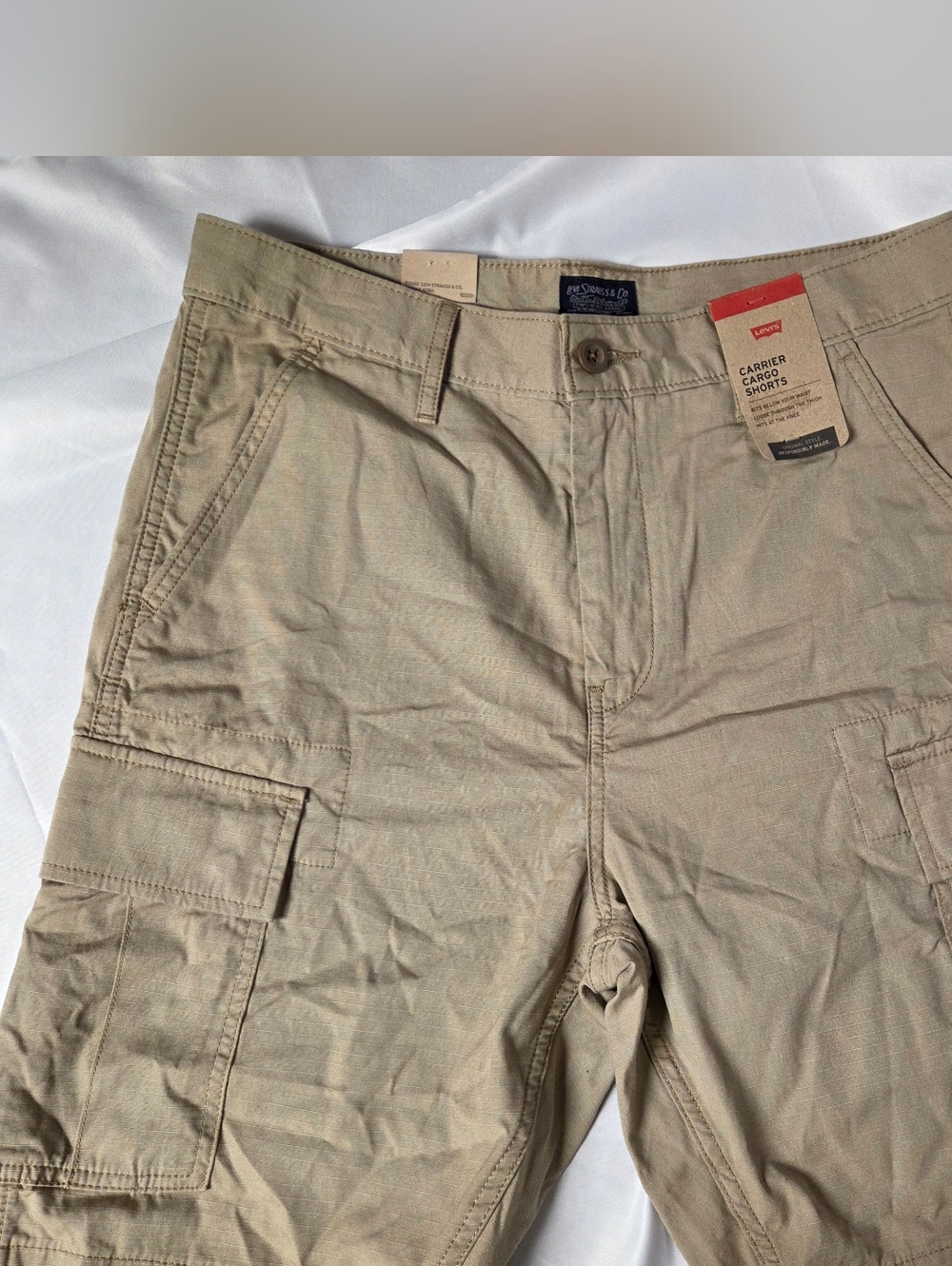 Levi's Tan Cargo Shorts - Men's Size 30 New